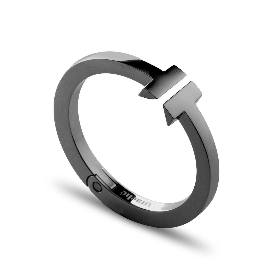 Aria Attaché